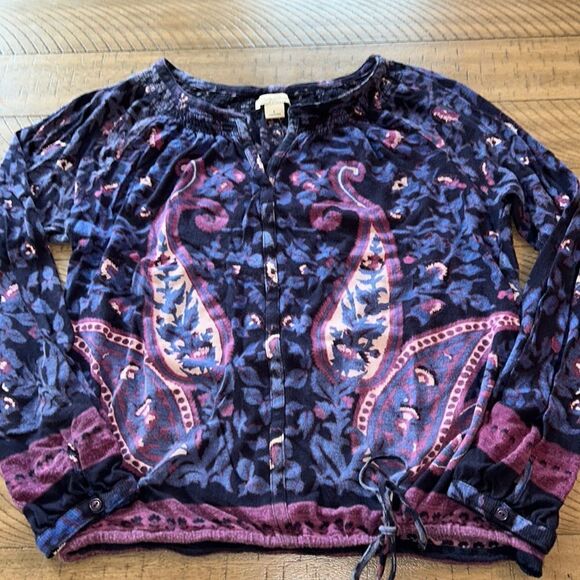 Boho Beautiful 🤩 Tie Bottom Flowy Blouse by Lucky 🍀 Brand - Picture 1 of 17